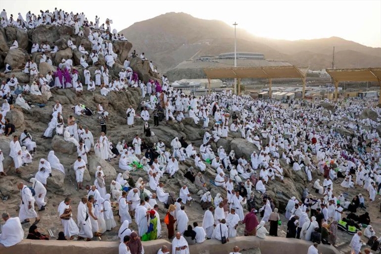 مليون ونصف مليون حاج على عرفة في آخر أيام مناسك الحج