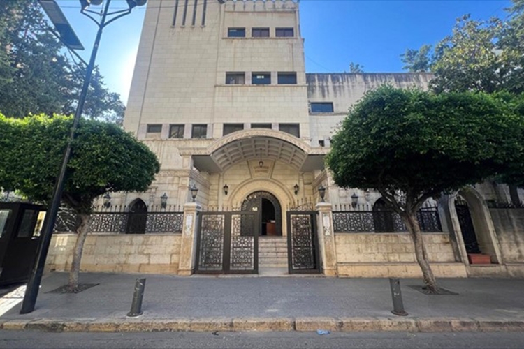لماذا يُطلب من السُنّة في لبنان الانتقال من الزعامة إلى السياسة؟